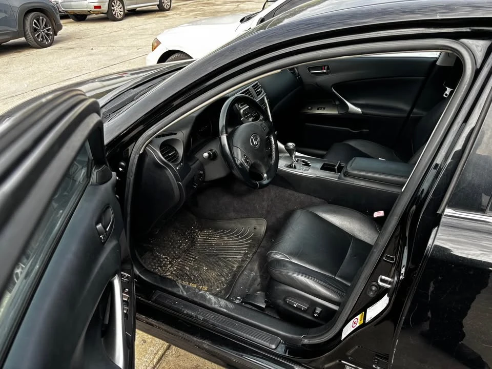 2008 Lexus IS 2nd Gen - Image 5 of 9