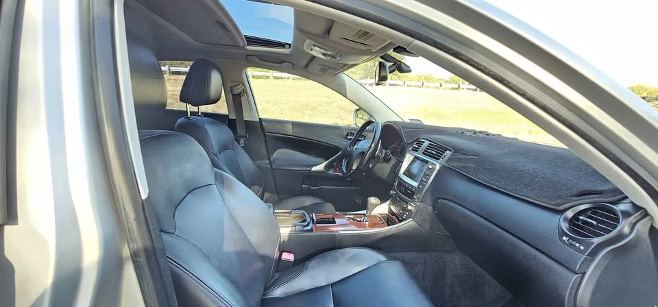 2008 Lexus IS 2nd Gen - Image 5 of 8