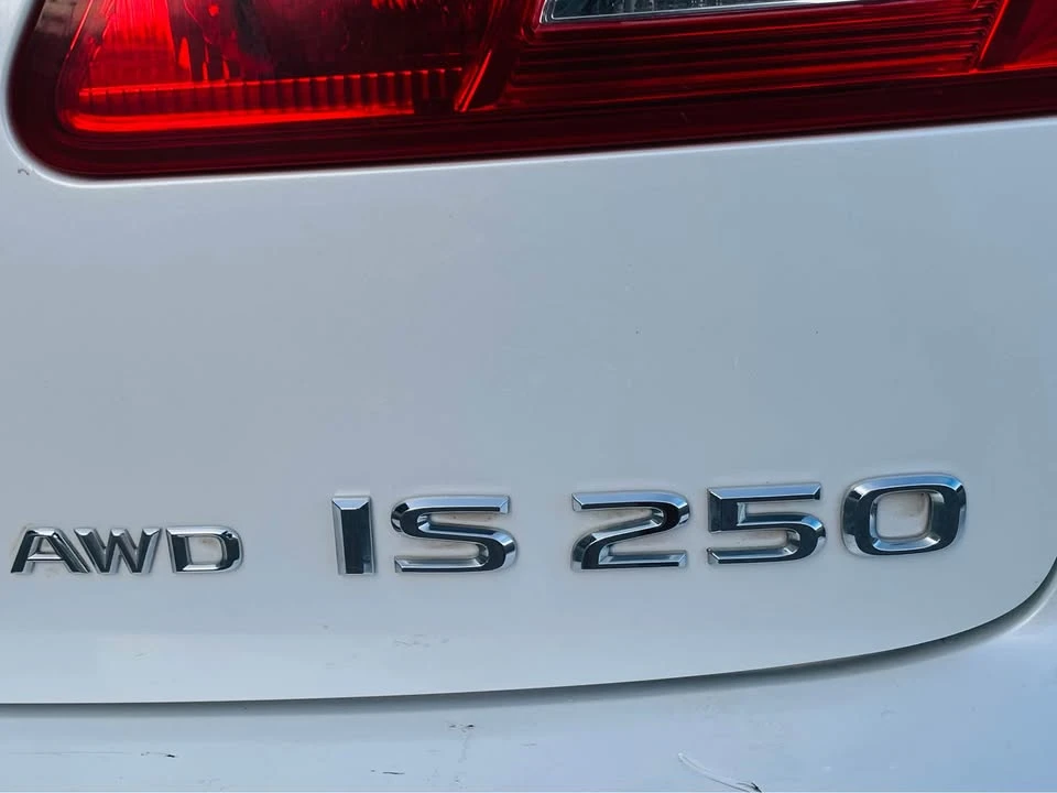 2008 Lexus IS 2nd Gen - Image 9 of 12