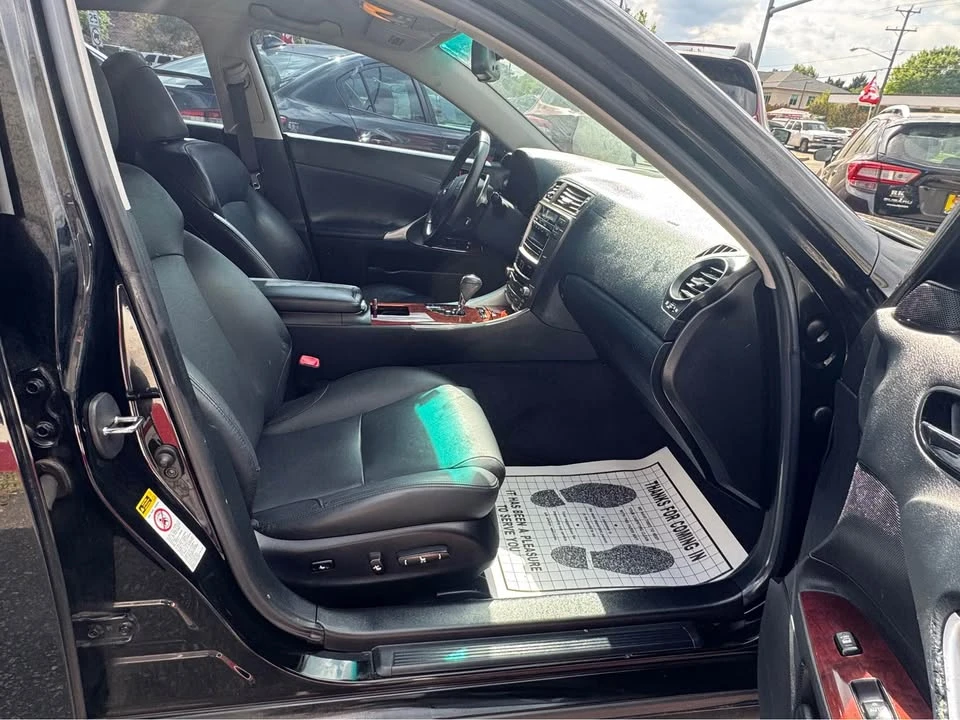 2008 Lexus IS 2nd Gen - Image 9 of 20