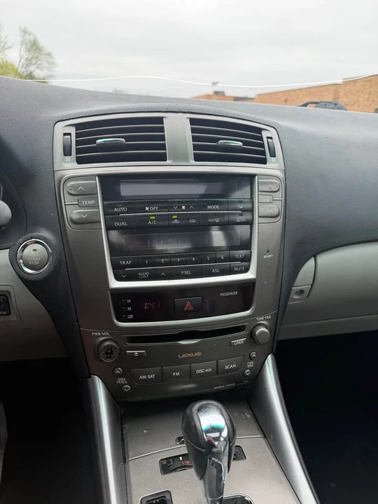 2008 Lexus IS 2nd Gen - Image 9 of 12