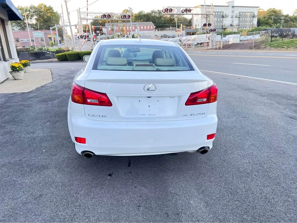 2008 Lexus IS 2nd Gen - Image 9 of 12