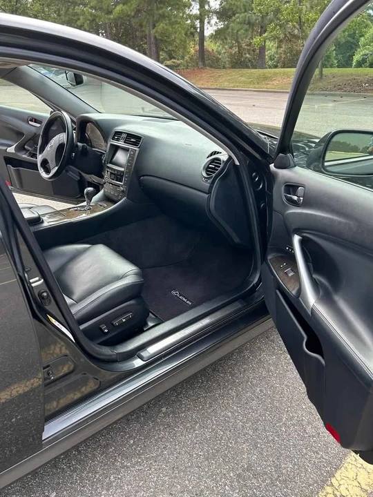 2008 Lexus IS 2nd Gen - Image 17 of 19