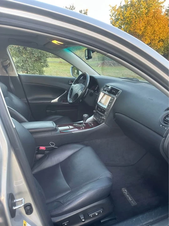 2008 Lexus IS 2nd Gen - Image 17 of 20