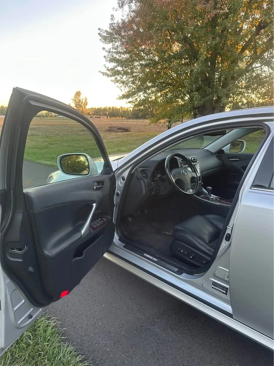2008 Lexus IS 2nd Gen - Image 9 of 20