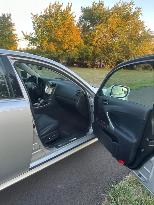 2008 Lexus IS 2nd Gen - Image 16 of 20