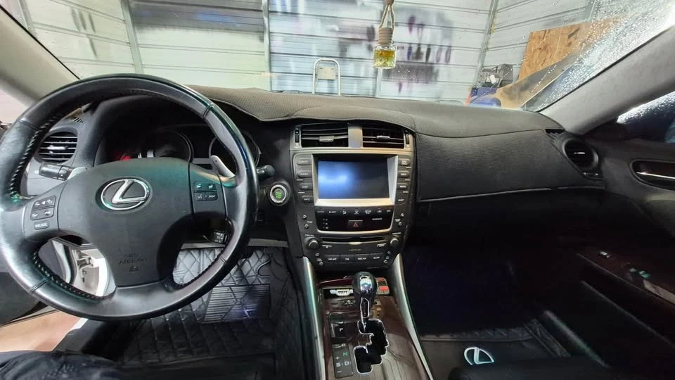 2008 Lexus IS 2nd Gen - Image 11 of 19