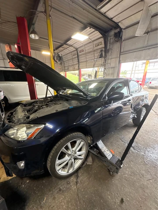 2008 Lexus IS 2nd Gen - Image 14 of 17