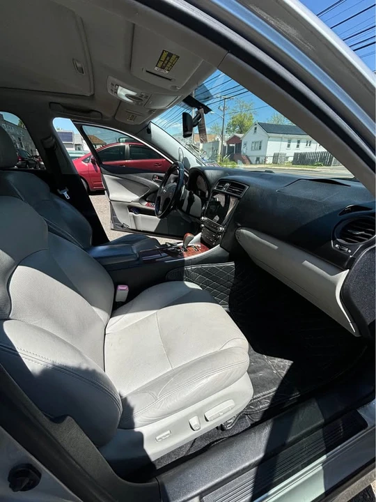2008 Lexus IS 2nd Gen - Image 13 of 17