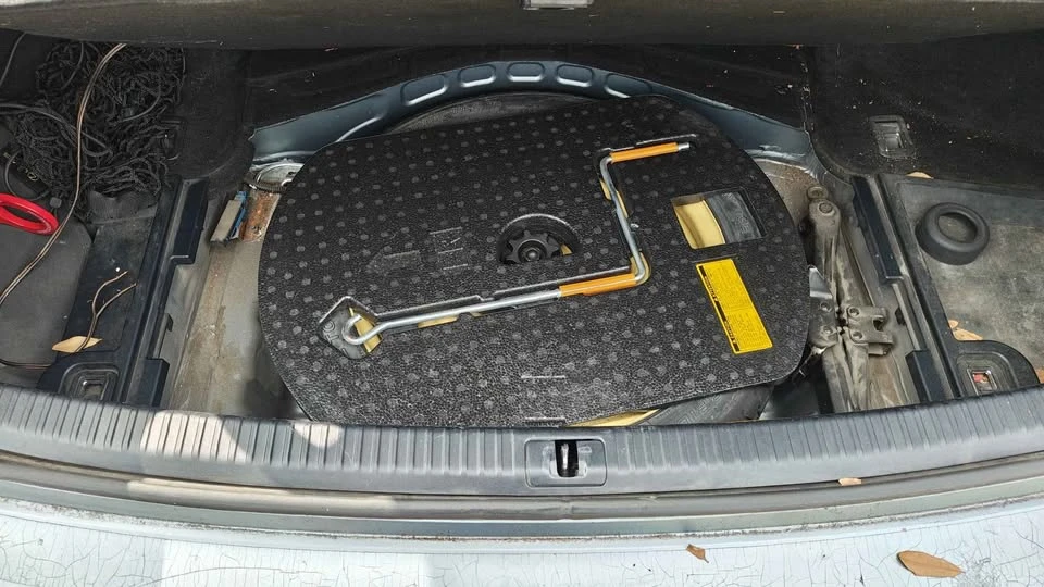 2008 Lexus IS 2nd Gen - Image 17 of 18