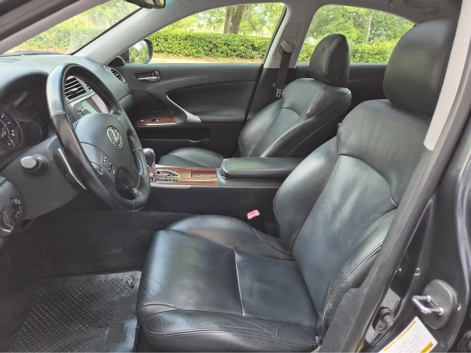 2008 Lexus IS 2nd Gen - Image 9 of 17