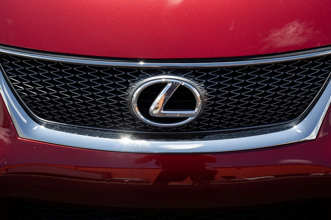 2008 Lexus IS F 2nd Gen - Image 11 of 31