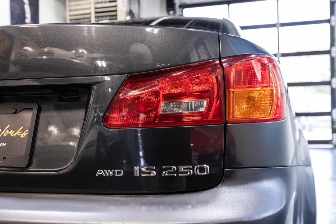 2008 Lexus IS 2nd Gen - Image 14 of 21