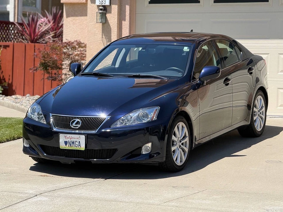 2008 Lexus IS 2nd Gen - Image 11 of 20