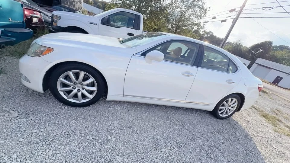 2008 Lexus LS 4th Gen - Image 3 of 10