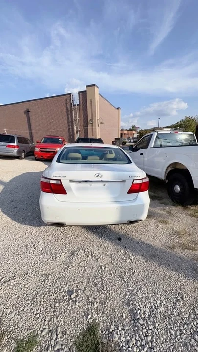 2008 Lexus LS 4th Gen - Image 5 of 10