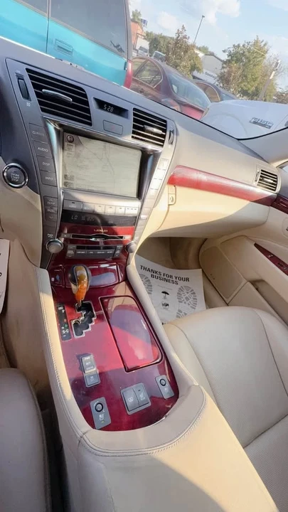 2008 Lexus LS 4th Gen - Image 9 of 10