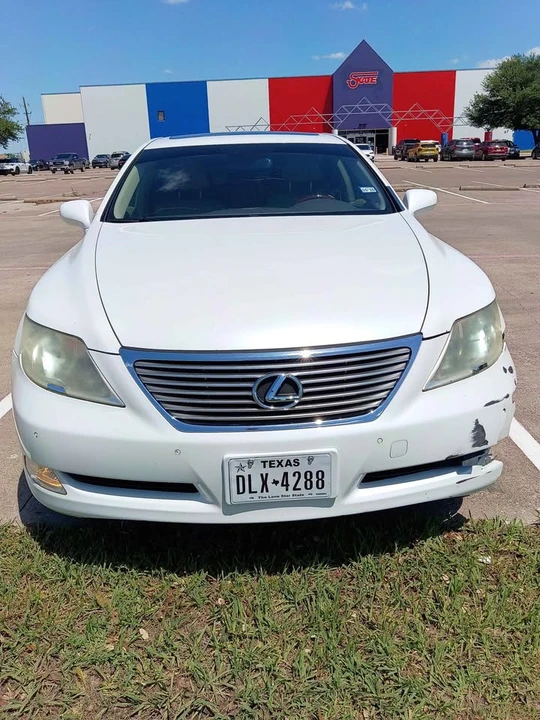 2008 Lexus LS 4th Gen - Image 9 of 12