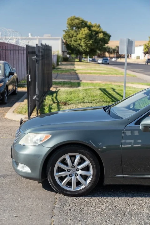 2008 Lexus LS 4th Gen - Image 9 of 20