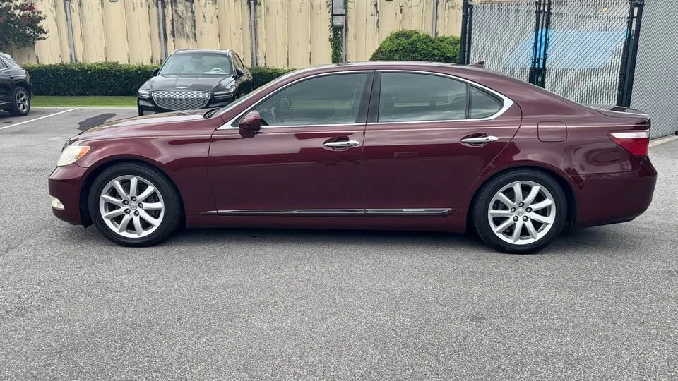 2008 Lexus LS 4th Gen - Image 2 of 17