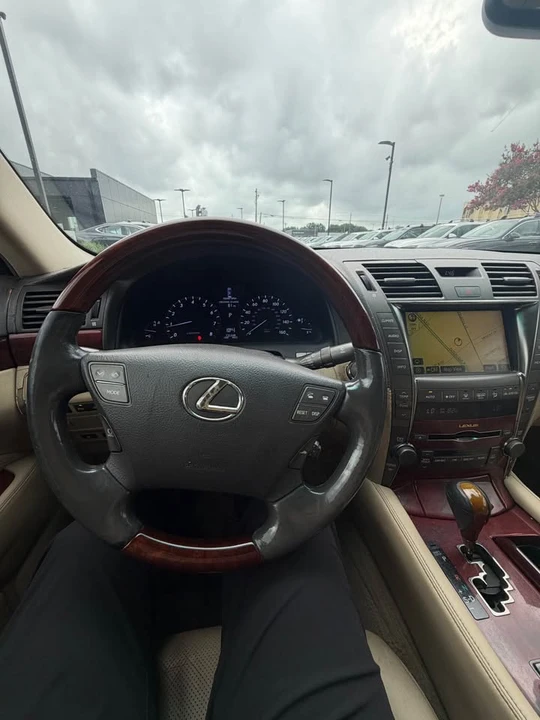 2008 Lexus LS 4th Gen - Image 14 of 17