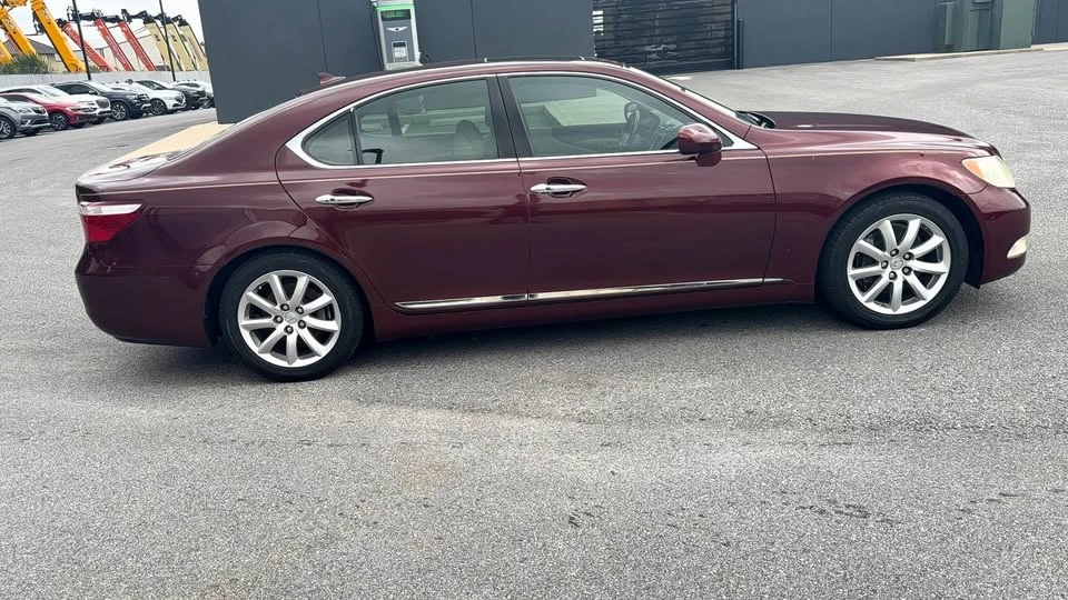 2008 Lexus LS 4th Gen - Image 6 of 17