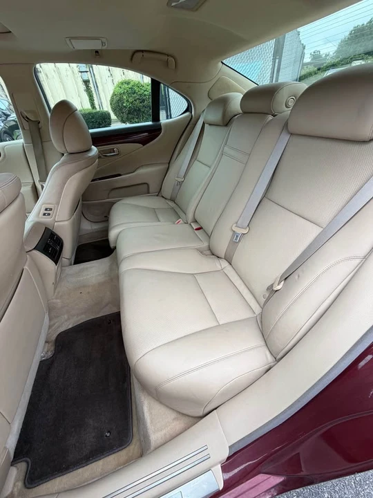 2008 Lexus LS 4th Gen - Image 12 of 17