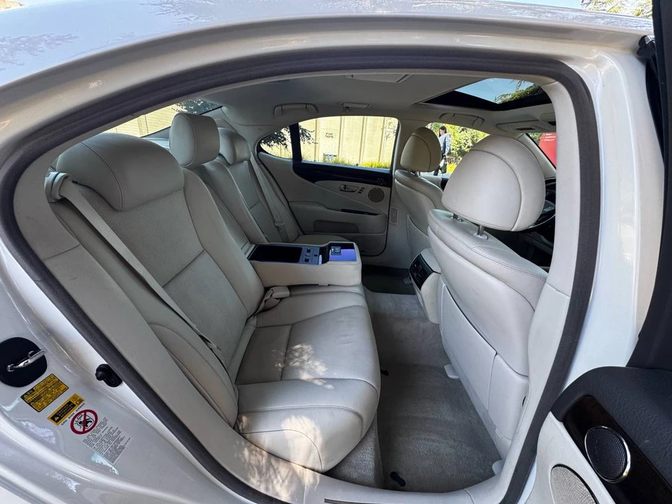 2008 Lexus LS 4th Gen - Image 9 of 14