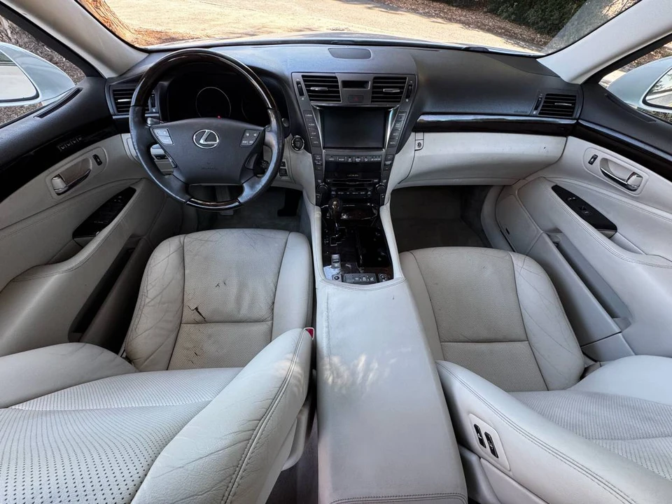 2008 Lexus LS 4th Gen - Image 10 of 14