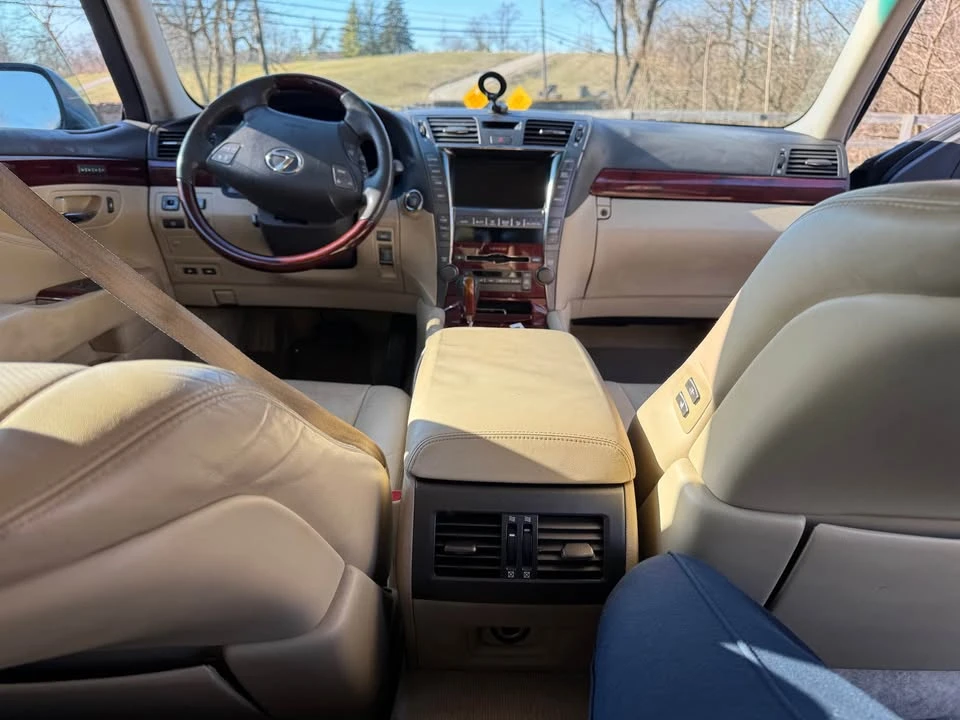 2008 Lexus LS 4th Gen - Image 5 of 15