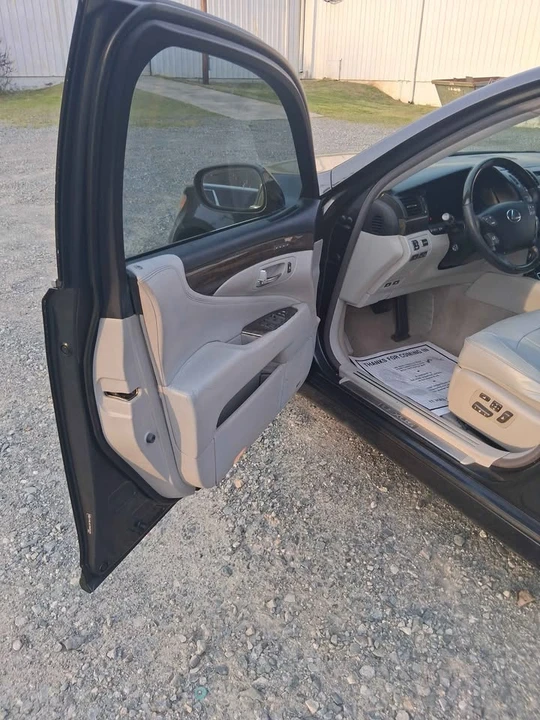 2008 Lexus LS 4th Gen - Image 11 of 16