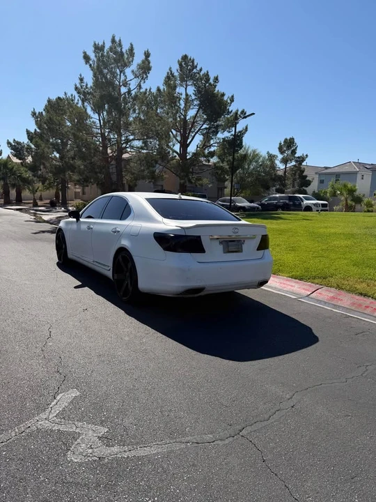 2008 Lexus LS 4th Gen - Image 8 of 13