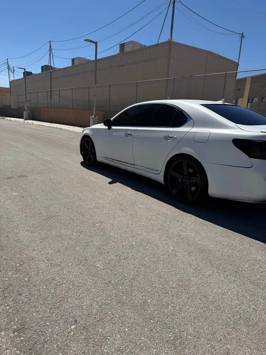 2008 Lexus LS 4th Gen - Image 7 of 12