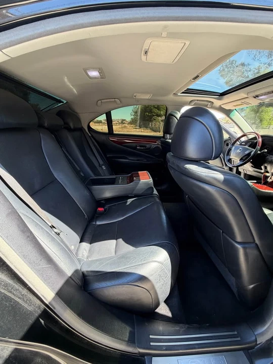 2008 Lexus LS 4th Gen - Image 10 of 12