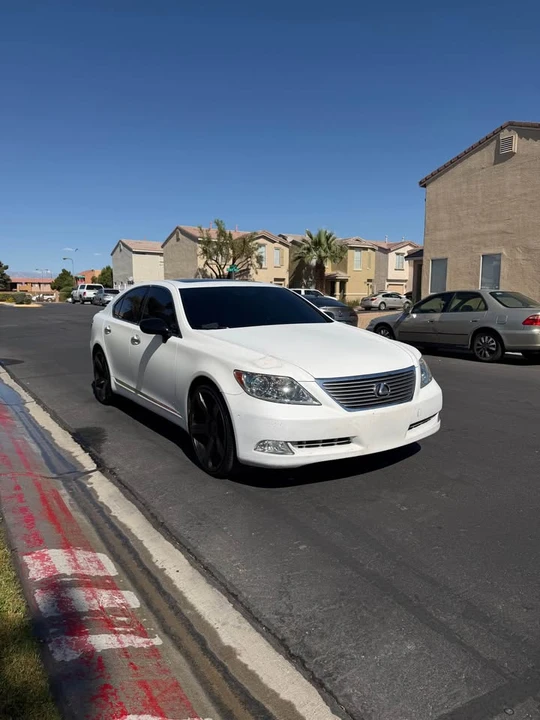 2008 Lexus LS 4th Gen - Image 4 of 13