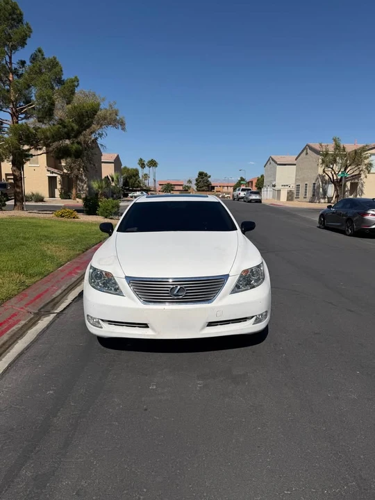 2008 Lexus LS 4th Gen - Image 5 of 13