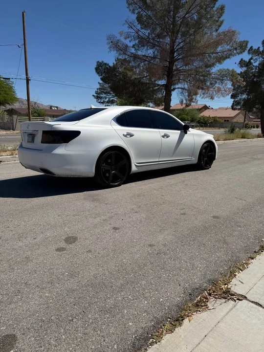 2008 Lexus LS 4th Gen - Image 8 of 12