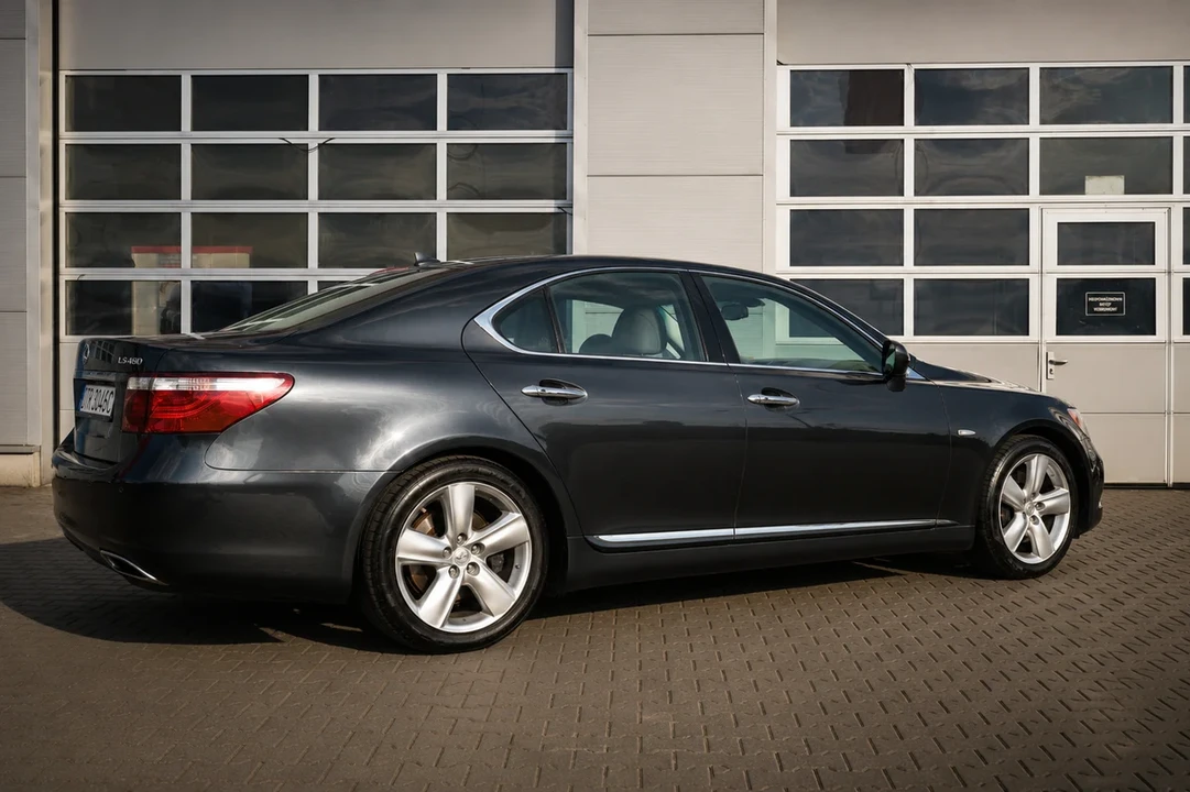 2008 Lexus LS 4th Gen - Image 8 of 31
