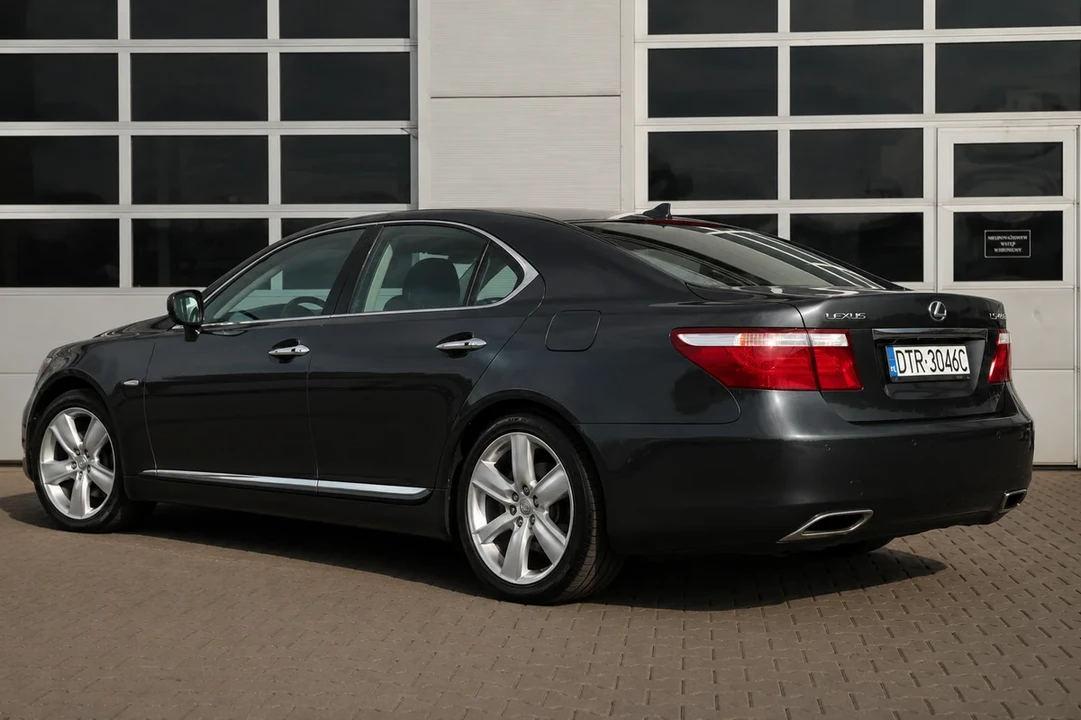 2008 Lexus LS 4th Gen - Image 11 of 31