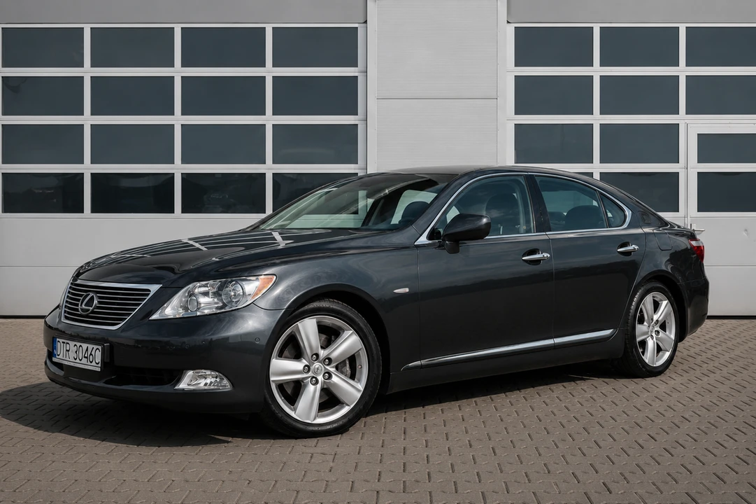 2008 Lexus LS 4th Gen - Image 4 of 31
