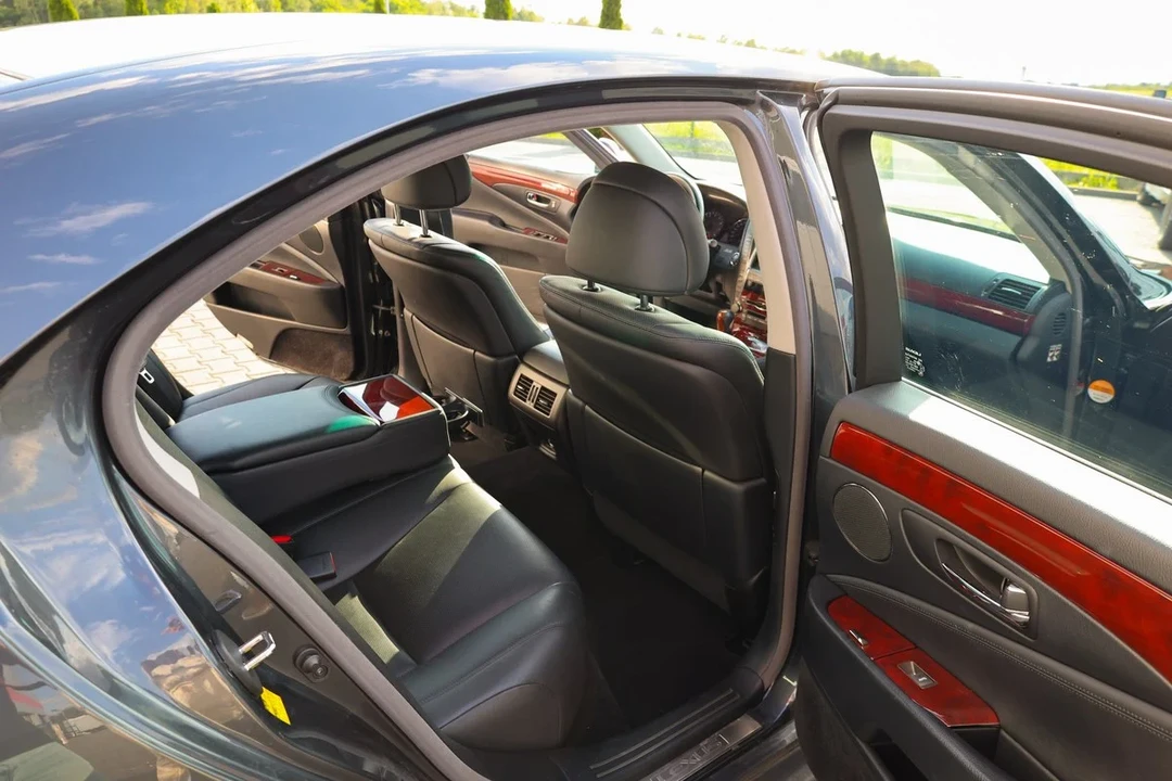 2008 Lexus LS 4th Gen - Image 24 of 31