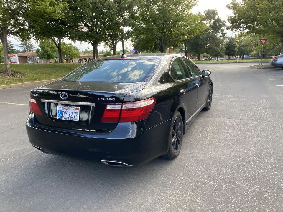 2008 Lexus LS 4th Gen - Image 18 of 31