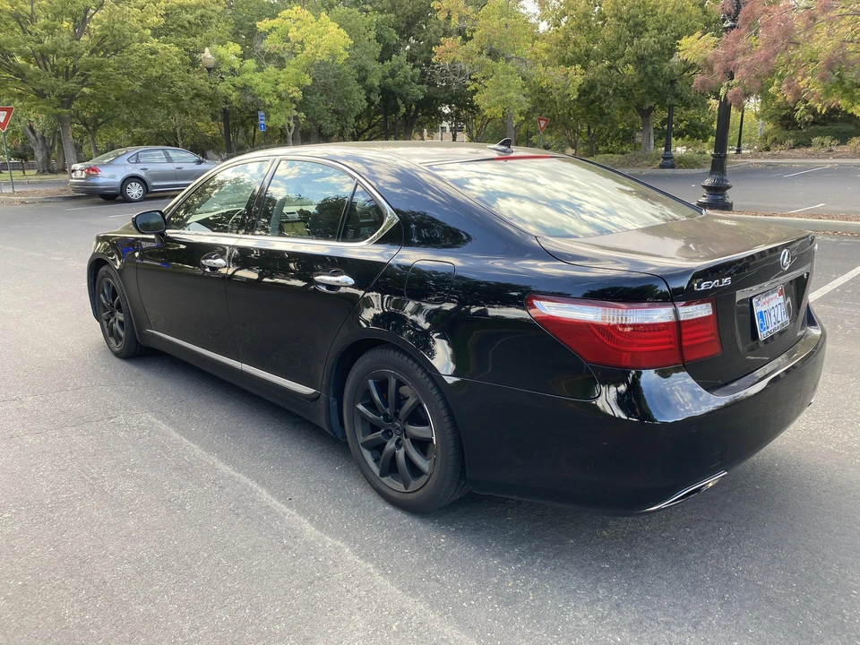 2008 Lexus LS 4th Gen - Image 17 of 31