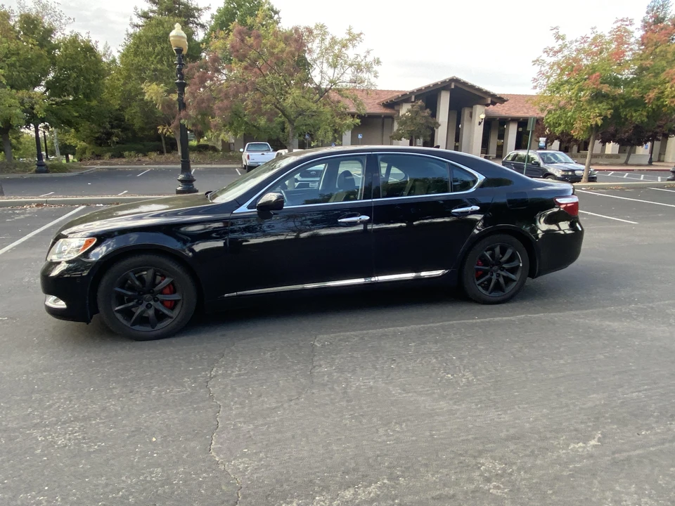 2008 Lexus LS 4th Gen - Image 14 of 31