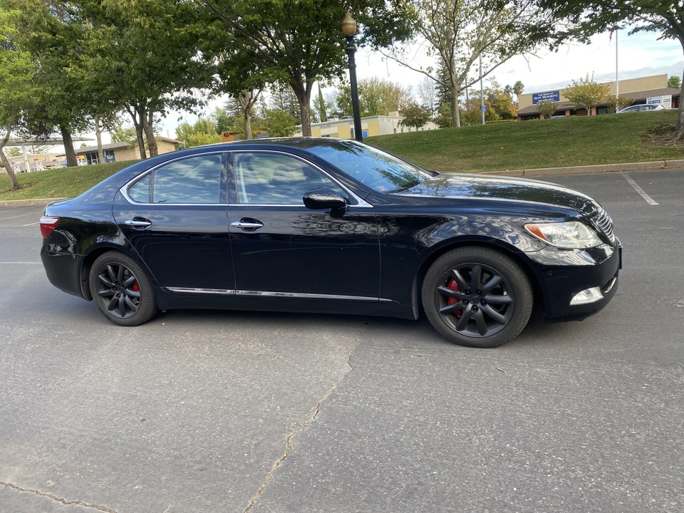2008 Lexus LS 4th Gen - Image 24 of 31