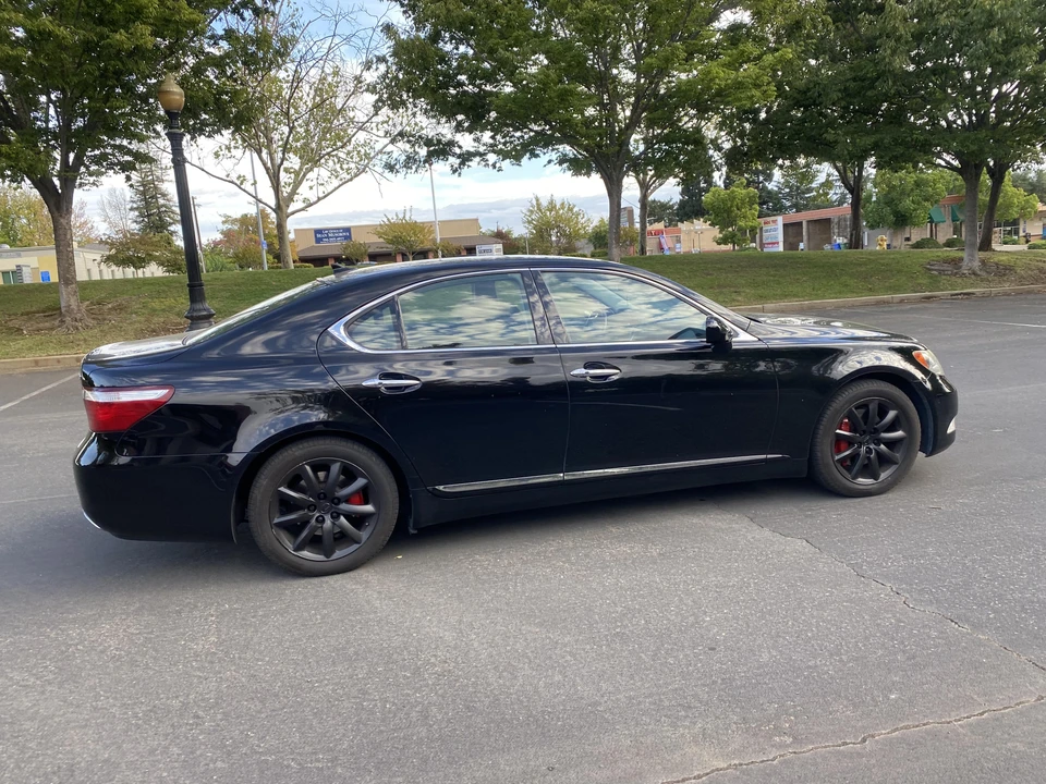 2008 Lexus LS 4th Gen - Image 21 of 31