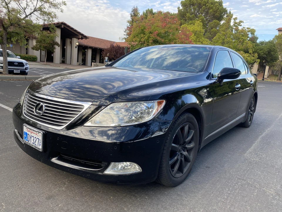 2008 Lexus LS 4th Gen - Image 10 of 31