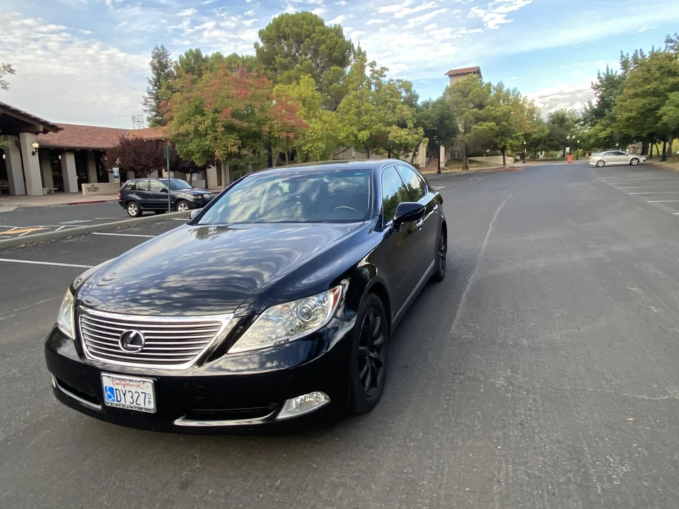 2008 Lexus LS 4th Gen - Image 9 of 31