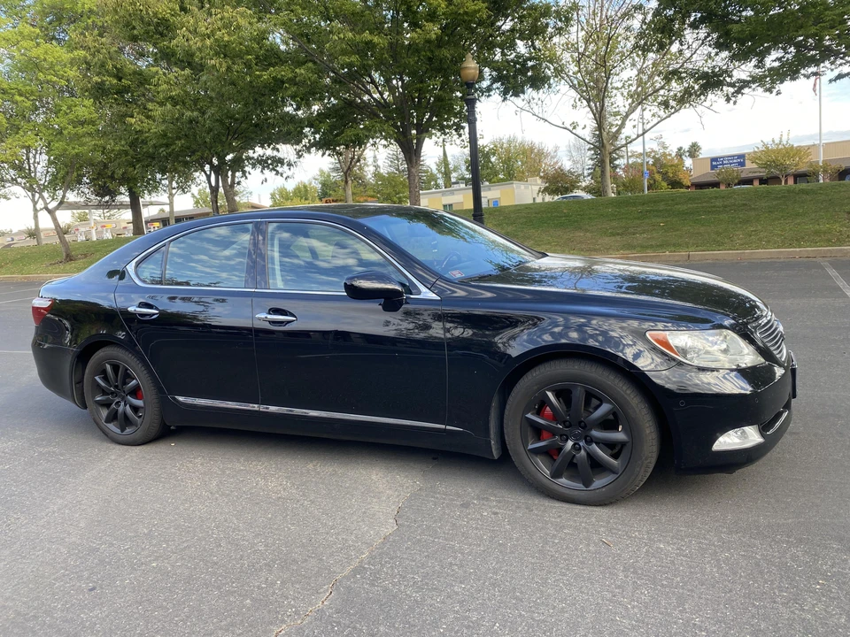 2008 Lexus LS 4th Gen - Image 25 of 31