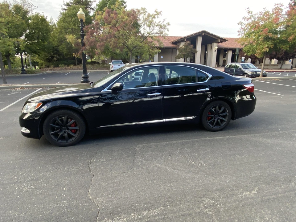 2008 Lexus LS 4th Gen - Image 16 of 31